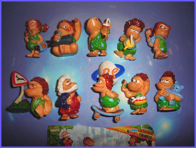 KINDER SURPRISE SET   CAVEMEN STONE AGE   GERMANY 2003  