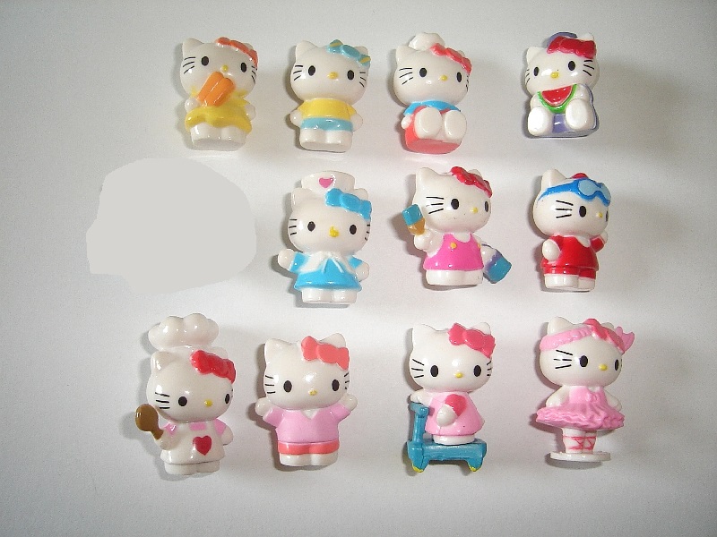 hello kitty figure set